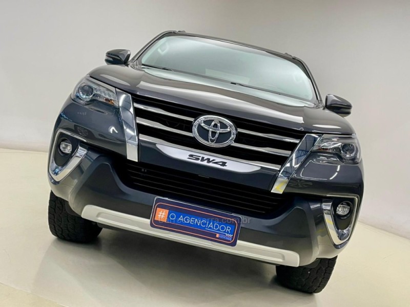 HILUX SW4 2.8 4X4 SRX PLATINUM TURBO 7 LUGARES DIESEL 4P AUTOMÁTICO - 2019 - SANTA CRUZ DO SUL