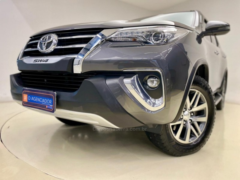 HILUX SW4 2.8 4X4 SRX PLATINUM TURBO 7 LUGARES DIESEL 4P AUTOMÁTICO - 2019 - SANTA CRUZ DO SUL