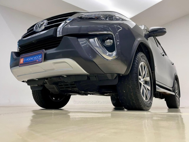 HILUX SW4 2.8 4X4 SRX PLATINUM TURBO 7 LUGARES DIESEL 4P AUTOMÁTICO - 2019 - SANTA CRUZ DO SUL