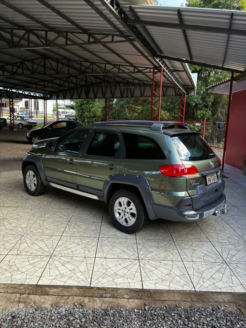 PALIO 1.8 MPI ADVENTURE WEEKEND ITALIA 16V FLEX MANUAL - 2010 - CAXIAS DO SUL