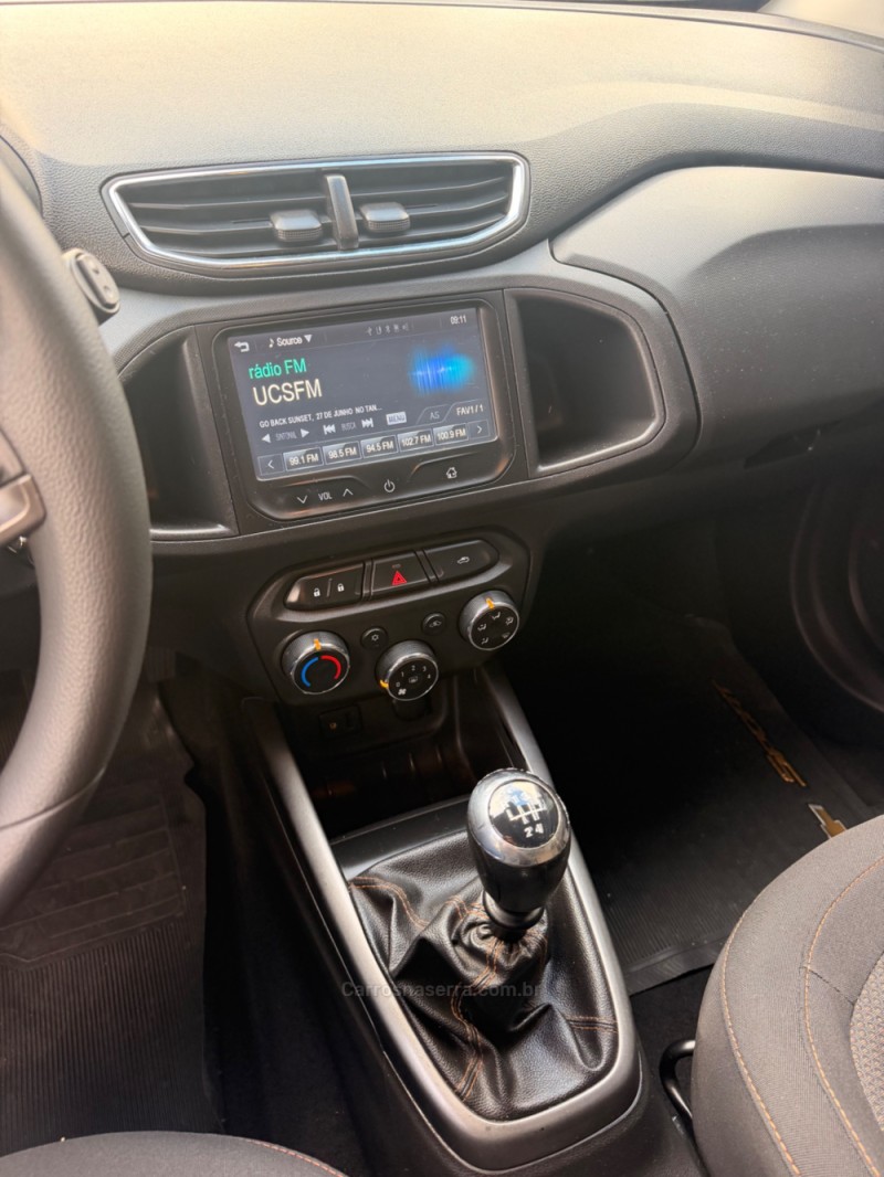 ONIX 1.4 MPFI LT 8V FLEX 4P MANUAL - 2015 - FARROUPILHA