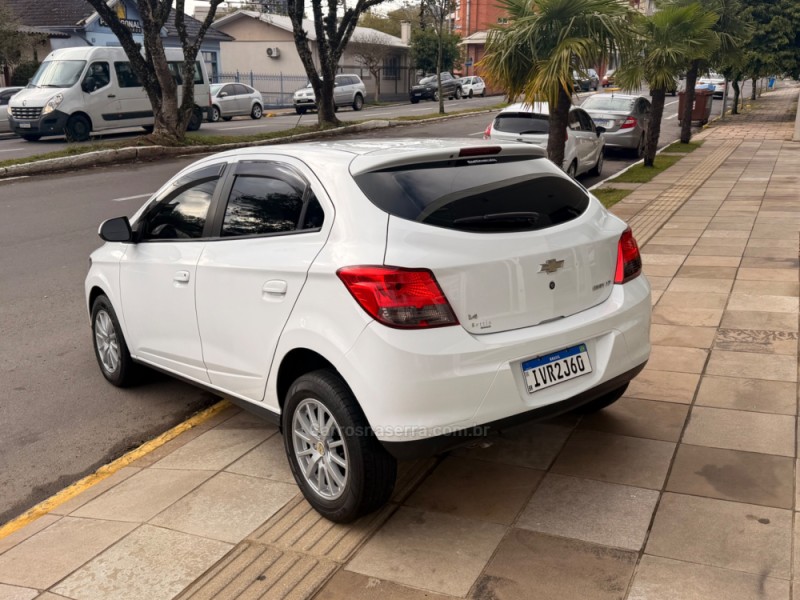 ONIX 1.4 MPFI LT 8V FLEX 4P MANUAL - 2015 - FARROUPILHA