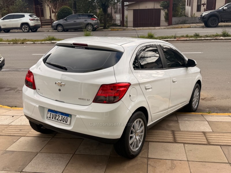 ONIX 1.4 MPFI LT 8V FLEX 4P MANUAL - 2015 - FARROUPILHA