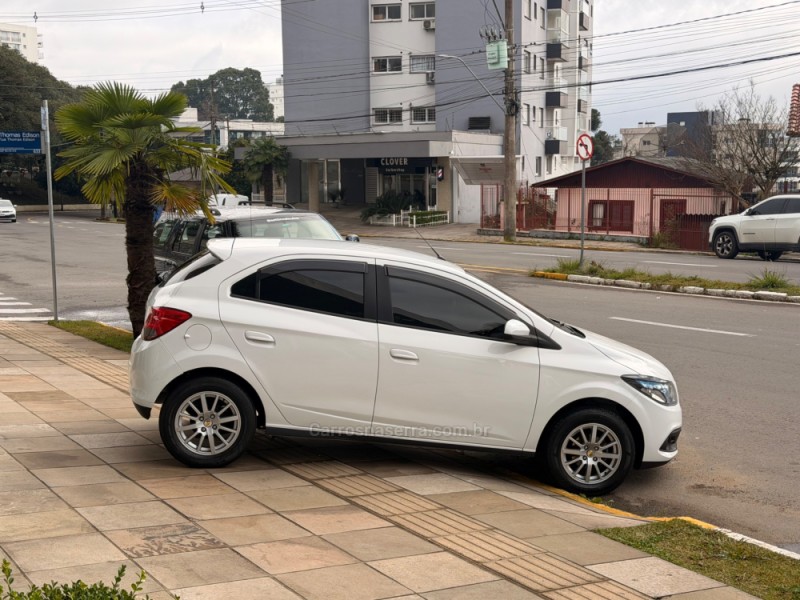 ONIX 1.4 MPFI LT 8V FLEX 4P MANUAL - 2015 - FARROUPILHA