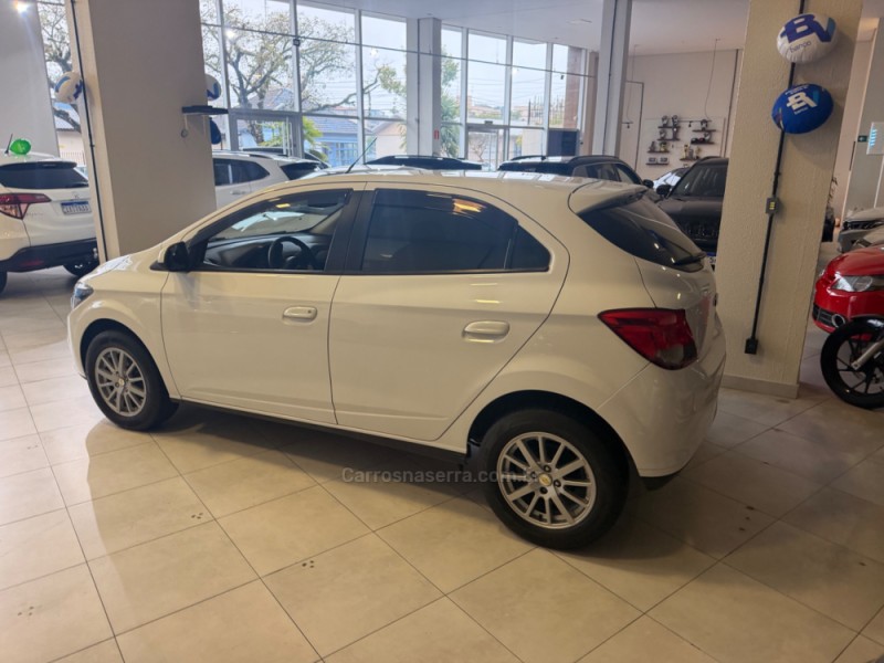 ONIX 1.4 MPFI LT 8V FLEX 4P MANUAL - 2015 - FARROUPILHA