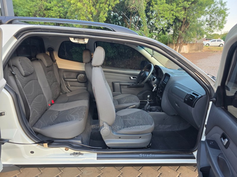 STRADA 1.4 MPI WORKING CD 8V FLEX 3P MANUAL - 2015 - ENCANTADO