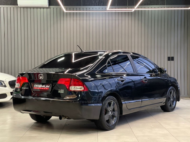 CIVIC 1.8 LXS 16V FLEX 4P MANUAL - 2010 - DOIS IRMãOS