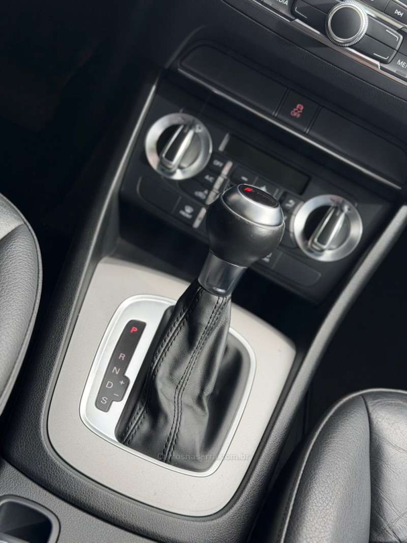 Q3 2.0 TFSI AMBIENTE QUATTRO 4P GASOLINA S TRONIC - 2014 - NOVA PRATA