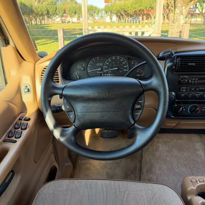 EXPLORER 4.0 XLT 4X2 V6 GASOLINA 4P AUTOMÁTICO - 1995 - VACARIA