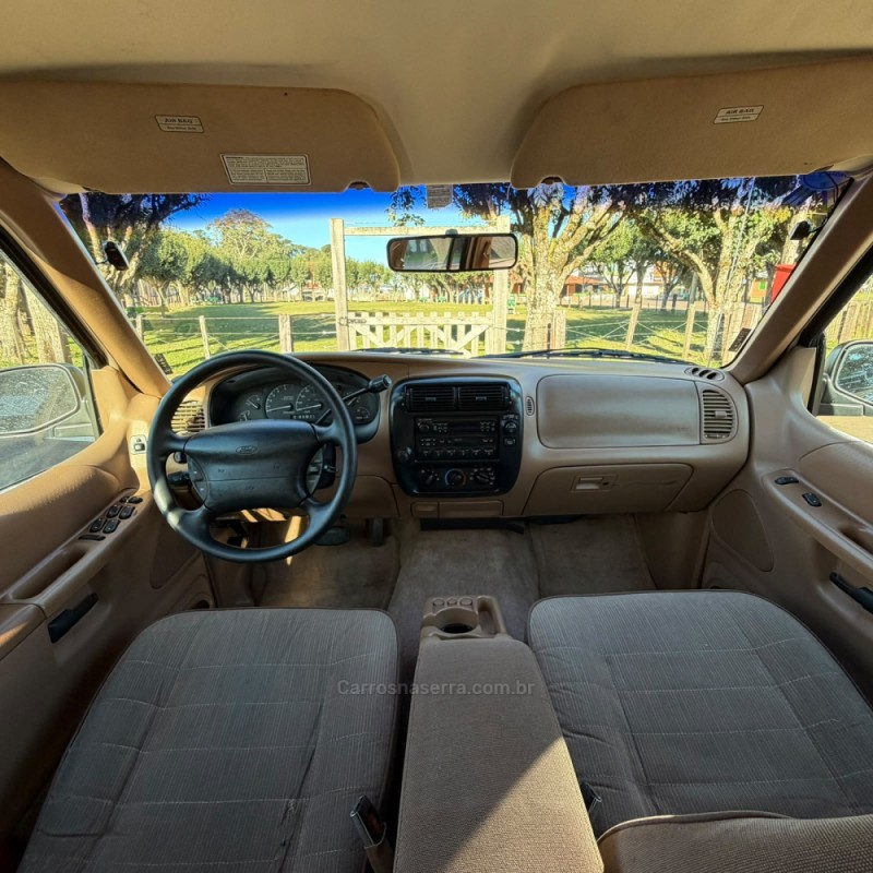 EXPLORER 4.0 XLT 4X2 V6 GASOLINA 4P AUTOMÁTICO - 1995 - VACARIA