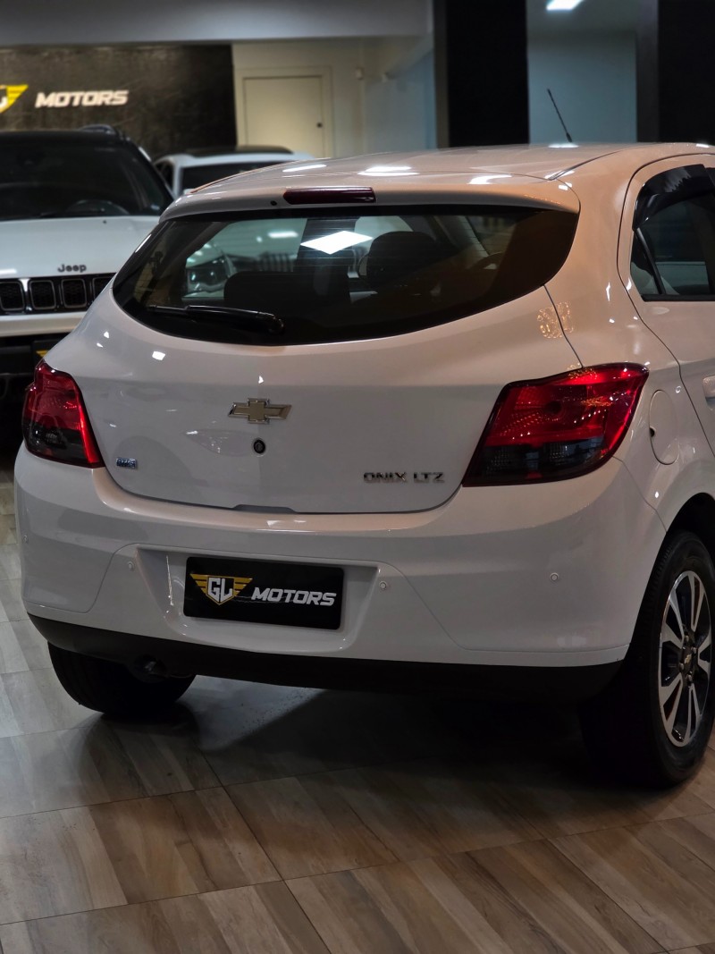 ONIX 1.4 MPFI LTZ 8V FLEX 4P AUTOMÁTICO - 2014 - CAXIAS DO SUL