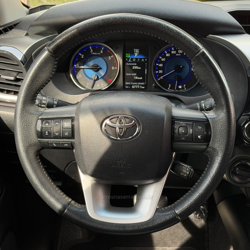 HILUX 2.8 SRX 4X4 CD 16V DIESEL 4P AUTOMÁTICO - 2017 - VACARIA