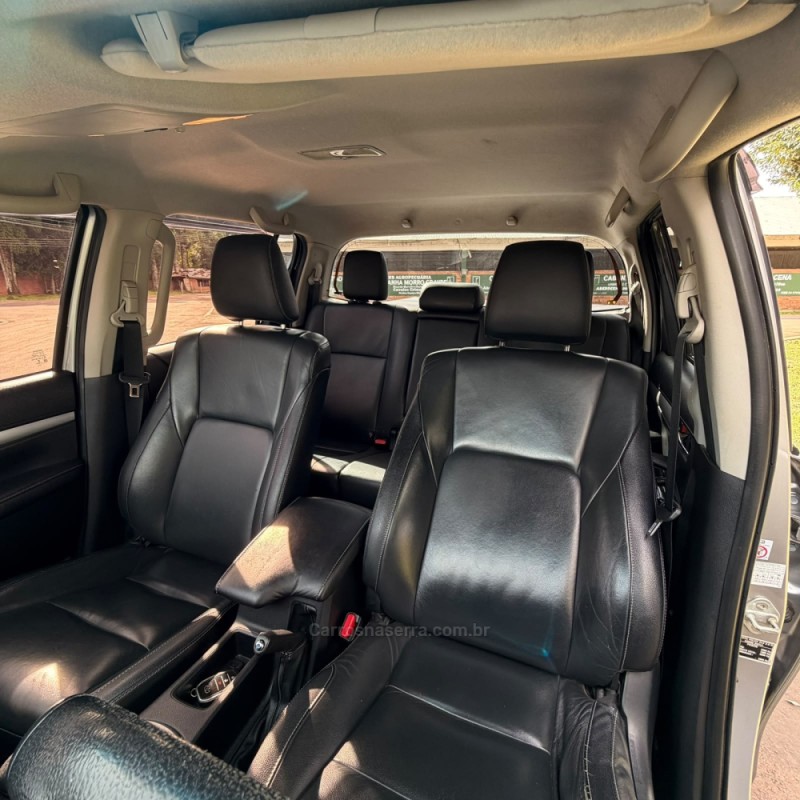 HILUX 2.8 SRX 4X4 CD 16V DIESEL 4P AUTOMÁTICO - 2017 - VACARIA