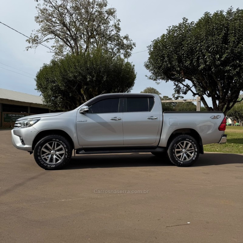 HILUX 2.8 SRX 4X4 CD 16V DIESEL 4P AUTOMÁTICO - 2017 - VACARIA