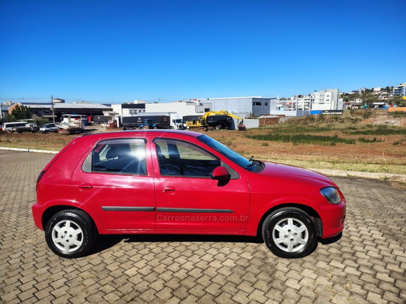 CELTA 1.0 MPFI LT 8V FLEX 4P MANUAL - 2012 - GUAPORé