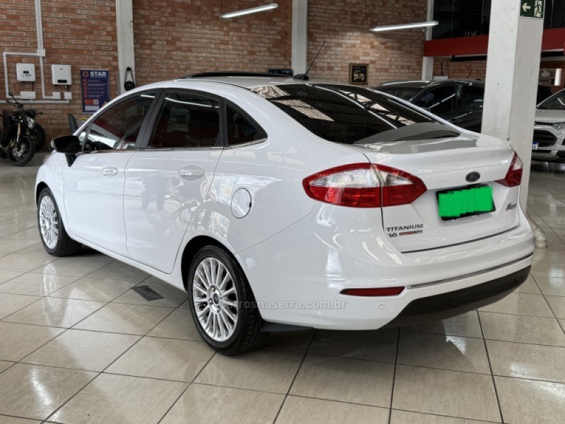 FIESTA 1.6 TITANIUM PLUS SEDAN 16V FLEX 4P AUTOMÁTICO - 2016 - BENTO GONçALVES