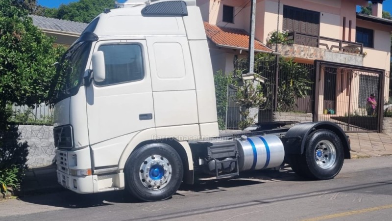 FH-12 380 GLOBETROTTER 4X2 - 2000 - BENTO GONçALVES
