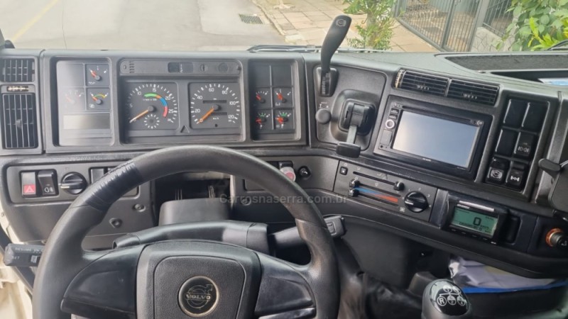 FH-12 380 GLOBETROTTER 4X2 - 2000 - BENTO GONçALVES