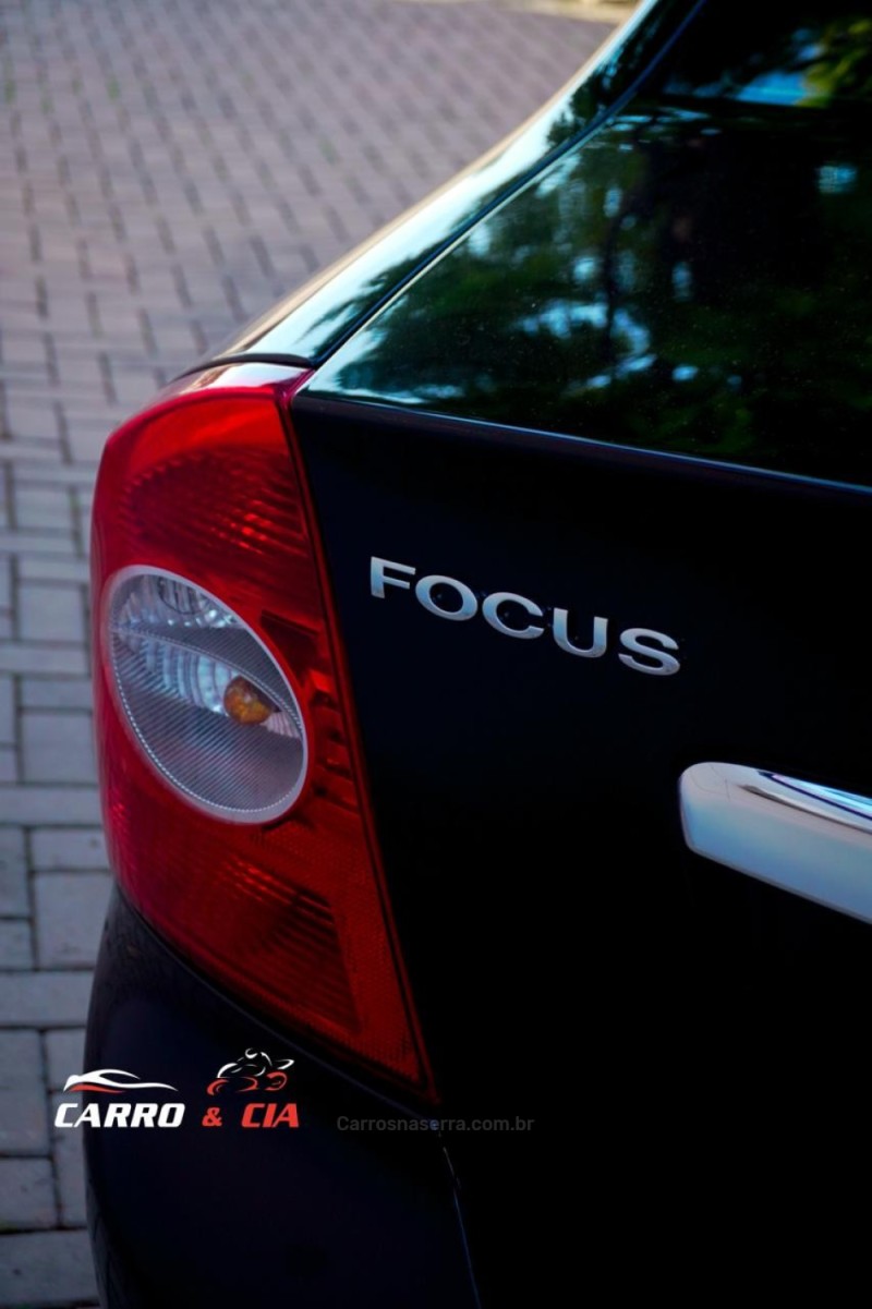 FOCUS 2.0 TITANIUM SEDAN 16V FLEX 4P AUTOMÁTICO - 2013 - SANTA CRUZ DO SUL