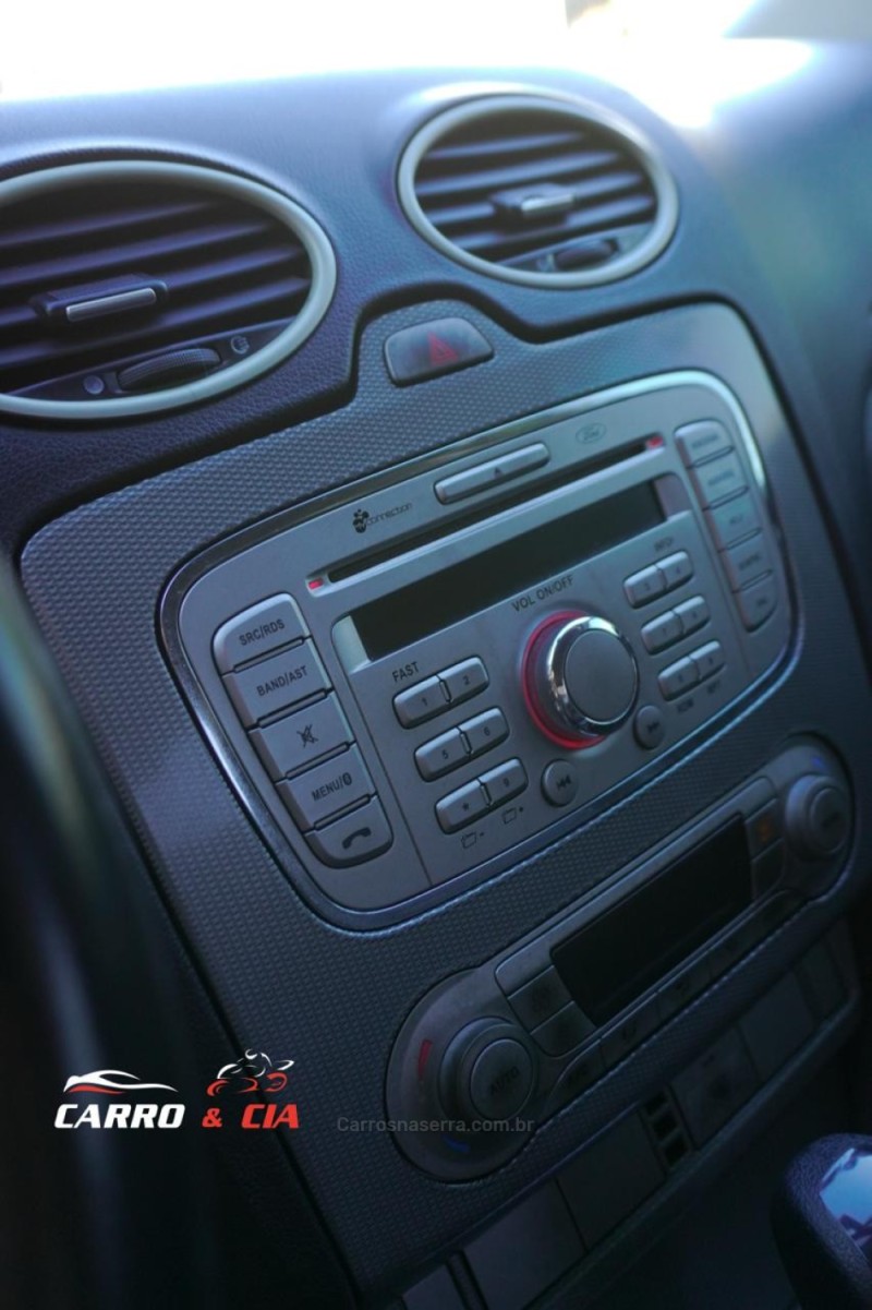 FOCUS 2.0 TITANIUM SEDAN 16V FLEX 4P AUTOMÁTICO - 2013 - SANTA CRUZ DO SUL