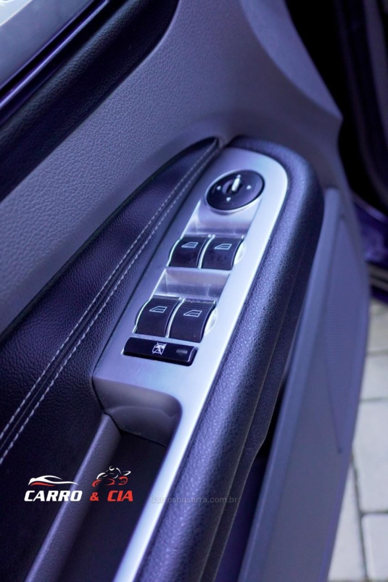 FOCUS 2.0 TITANIUM SEDAN 16V FLEX 4P AUTOMÁTICO - 2013 - SANTA CRUZ DO SUL