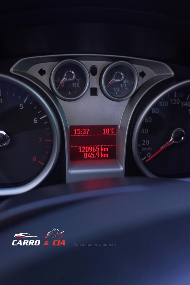 FOCUS 2.0 TITANIUM SEDAN 16V FLEX 4P AUTOMÁTICO - 2013 - SANTA CRUZ DO SUL