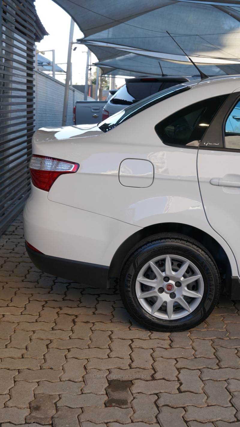 SIENA 1.4 MPI ATTRACTIVE 8V FLEX 4P MANUAL - 2013 - LAJEADO
