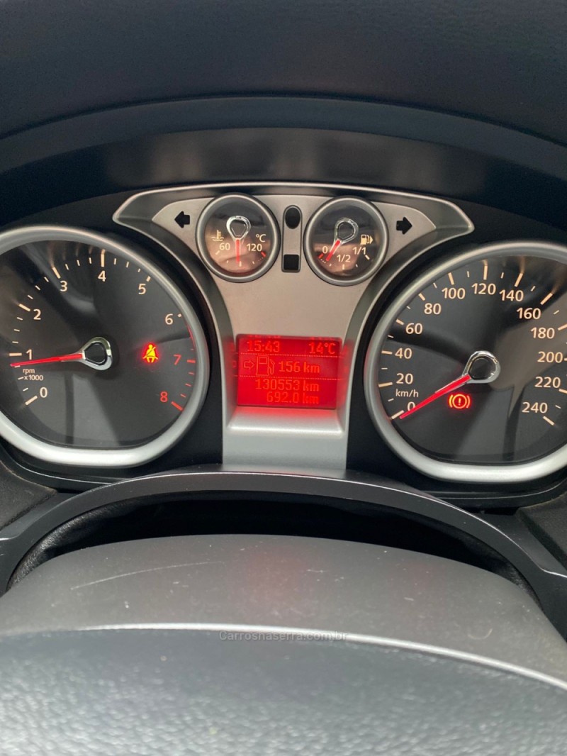 FOCUS 1.6 8V FLEX 4P MANUAL - 2013 - SANANDUVA