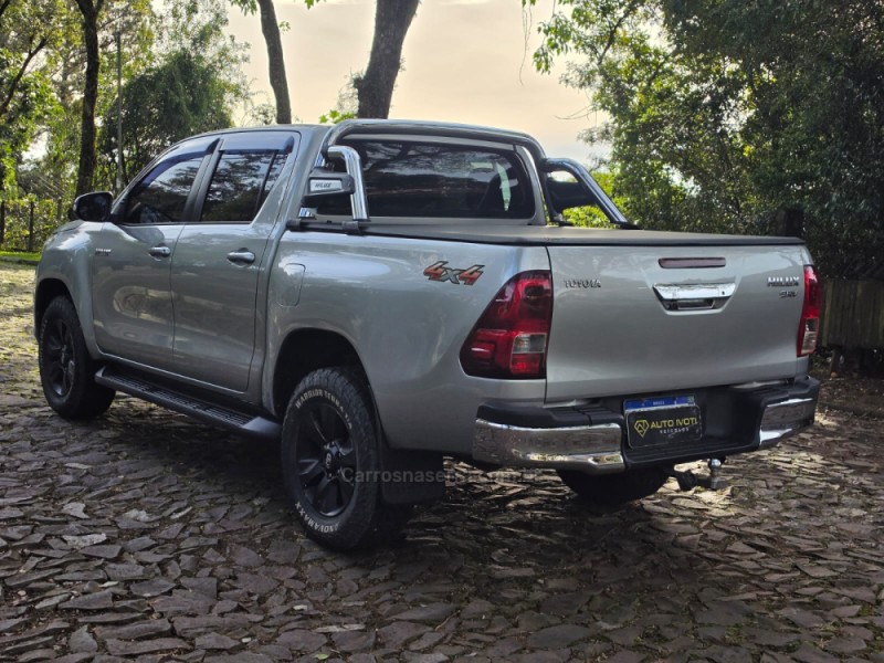 HILUX 2.7 SRV 4X4 CD 16V FLEX 4P AUTOMÁTICO - 2017 - IVOTI
