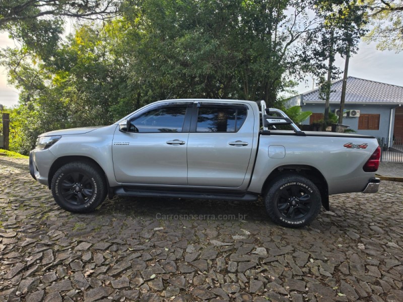 HILUX 2.7 SRV 4X4 CD 16V FLEX 4P AUTOMÁTICO - 2017 - IVOTI