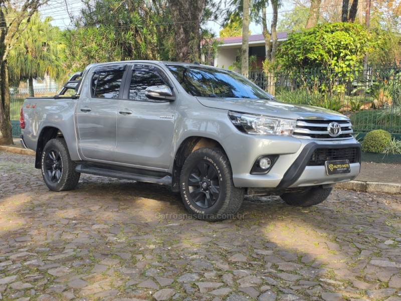 hilux 2.7 srv 4x4 cd 16v flex 4p automatico 2017 ivoti