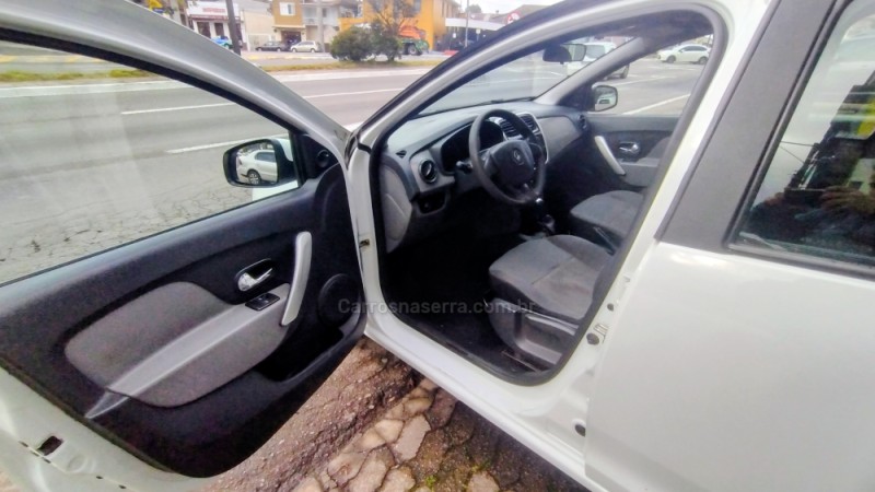 LOGAN 1.6 EXPRESSION 8V FLEX 4P MANUAL - 2017 - CAXIAS DO SUL