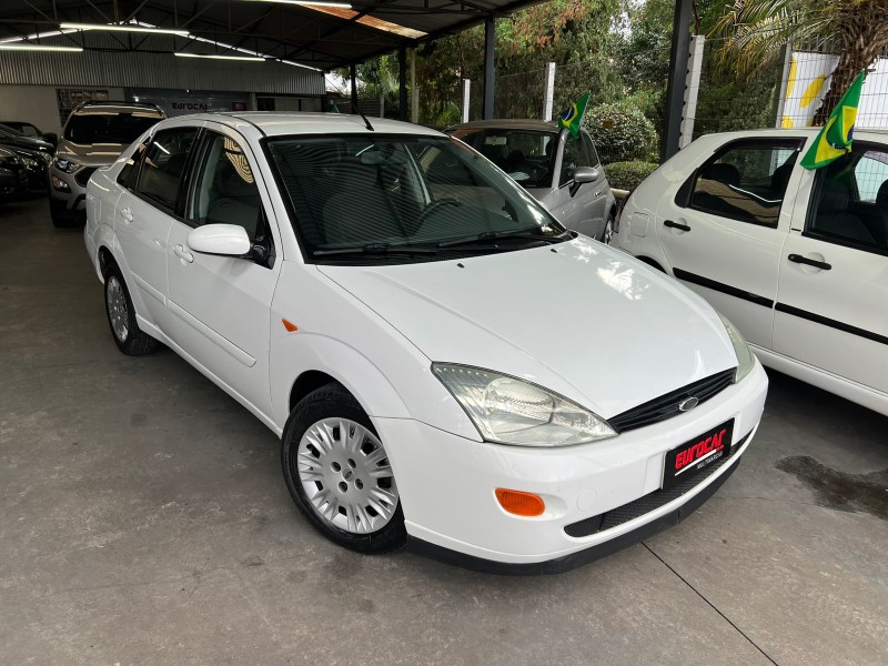FOCUS 2.0 FC 16V GASOLINA 4P MANUAL - 2001 - CAXIAS DO SUL