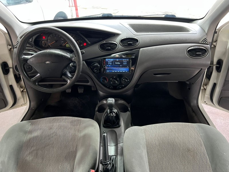 FOCUS 2.0 FC 16V GASOLINA 4P MANUAL - 2001 - CAXIAS DO SUL
