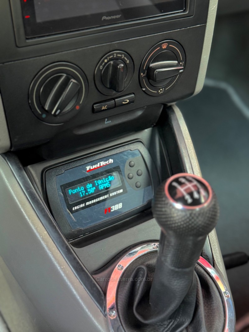 GOL 2.0 MI 8V GASOLINA 4P MANUAL G.III - 2002 - ESTâNCIA VELHA