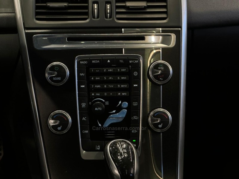 XC60 2.0 T6 R DESIGN TURBO GASOLINA 4P AUTOMÁTICO - 2015 - CAXIAS DO SUL