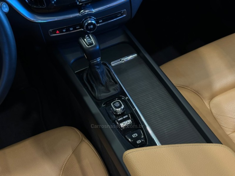 XC60 2.0 T5 MOMENTUM GASOLINA 4P AUTOMÁTICO - 2019 - CAXIAS DO SUL