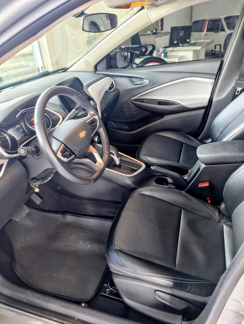 ONIX 1.0	PREMIER PLUS 8V TURBO FLEX 4P AUTOMÁTICO - 2025 - FARROUPILHA