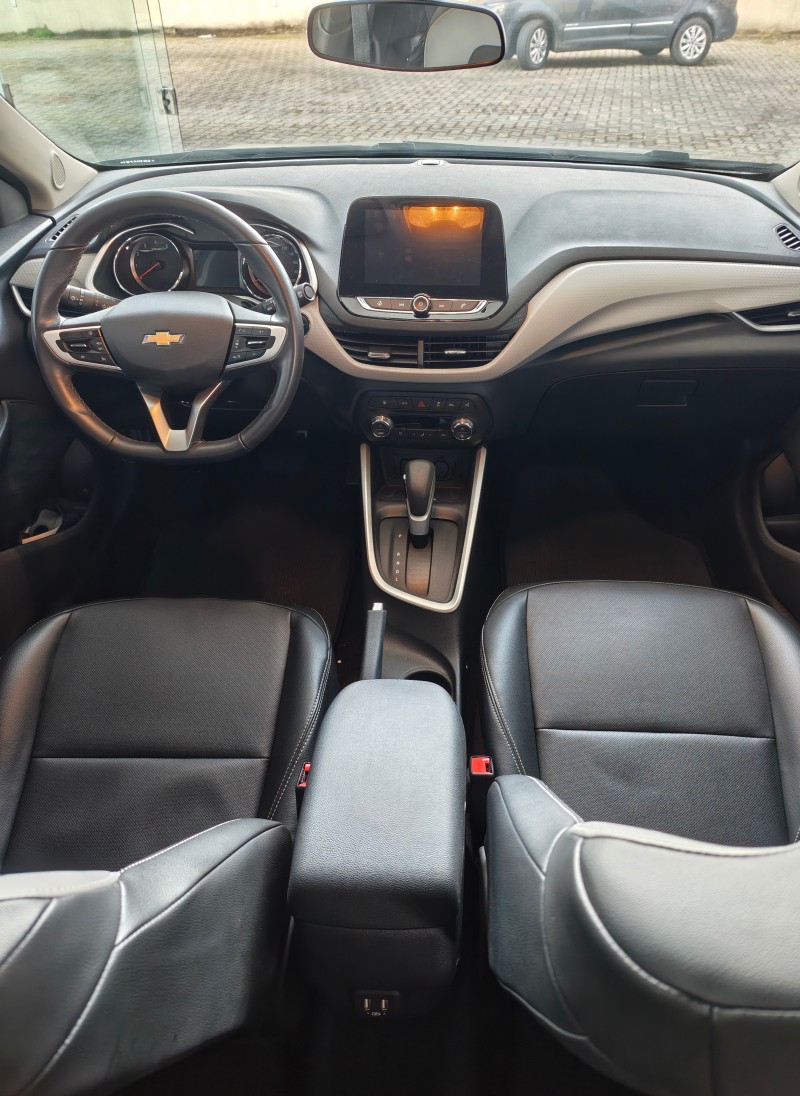 ONIX 1.0	PREMIER PLUS 8V TURBO FLEX 4P AUTOMÁTICO - 2025 - FARROUPILHA