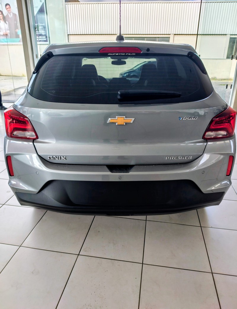 ONIX 1.0	PREMIER PLUS 8V TURBO FLEX 4P AUTOMÁTICO - 2025 - FARROUPILHA