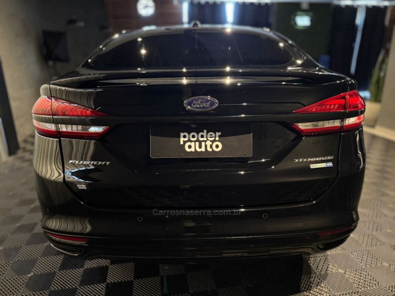 FUSION 2.0 TITANIUM AWD 16V GASOLINA 4P AUTOMÁTICO - 2017 - FARROUPILHA