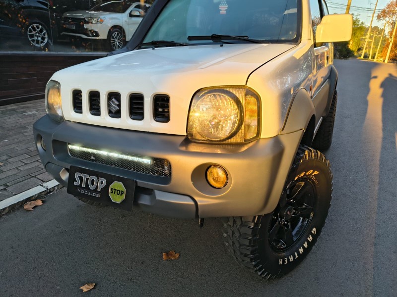 JIMNY 1.3 HR 4X4 16V GASOLINA 2P MANUAL - 2010 - DOIS IRMãOS