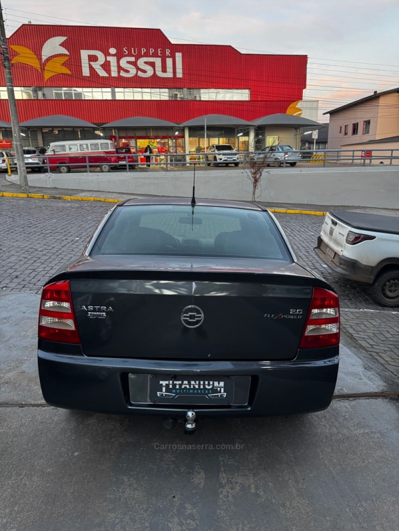 ASTRA 2.0 MPFI ELEGANCE SEDAN 8V FLEX 4P MANUAL - 2006 - SãO FRANCISCO DE PAULA