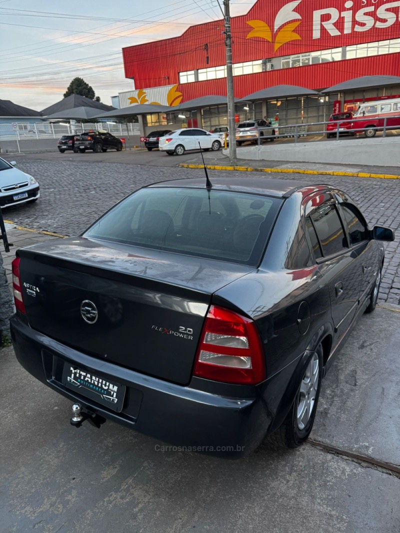 ASTRA 2.0 MPFI ELEGANCE SEDAN 8V FLEX 4P MANUAL - 2006 - SãO FRANCISCO DE PAULA