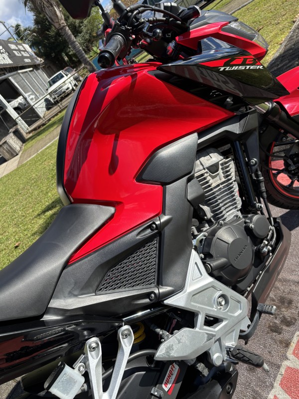 CB 300F TWISTER CBS - 2024 - FELIZ