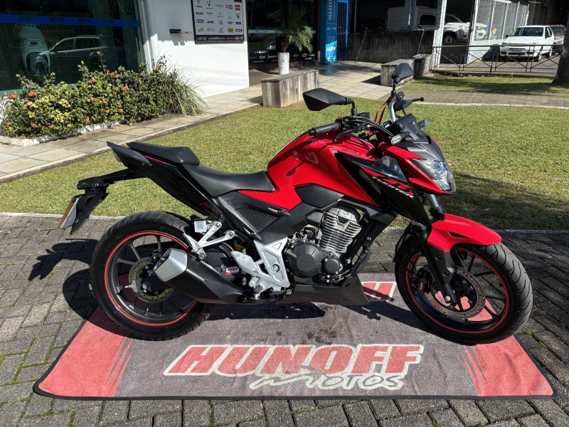 cb 300f twister cbs 2024 feliz