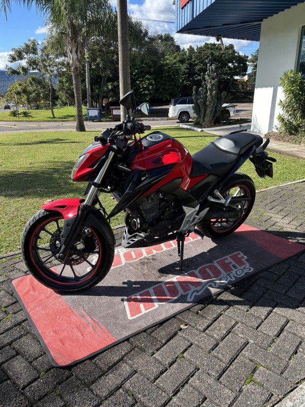 CB 300F TWISTER CBS - 2024 - FELIZ