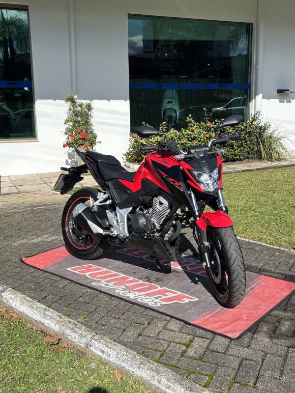 CB 300F TWISTER CBS - 2024 - FELIZ