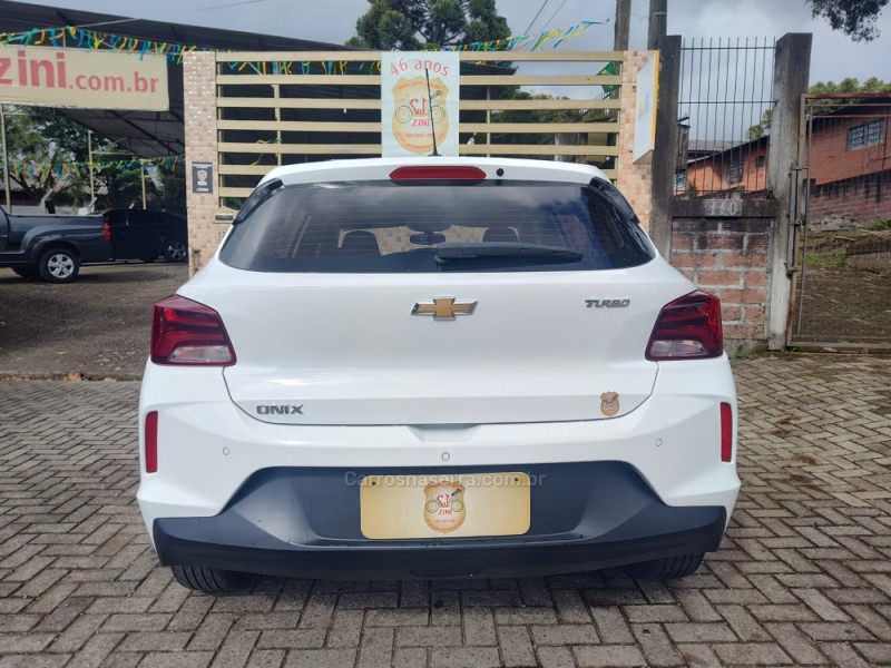 ONIX 1.0 LTZ 12V TURBO FLEX 4P MANUAL - 2023 - CANELA