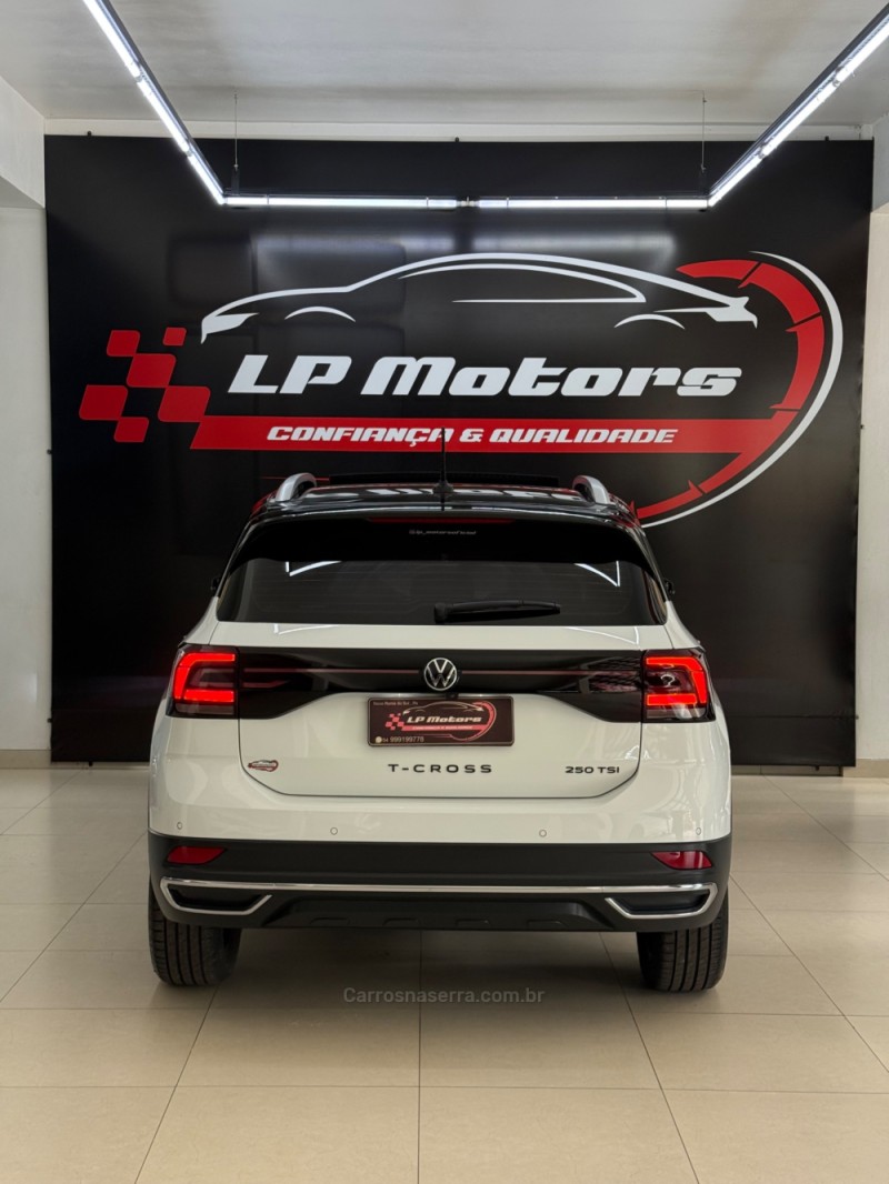 T-CROSS 1.4 HIGHLINE TSI 16V FLEX 4P AUTOMÁTICO - 2024 - FARROUPILHA